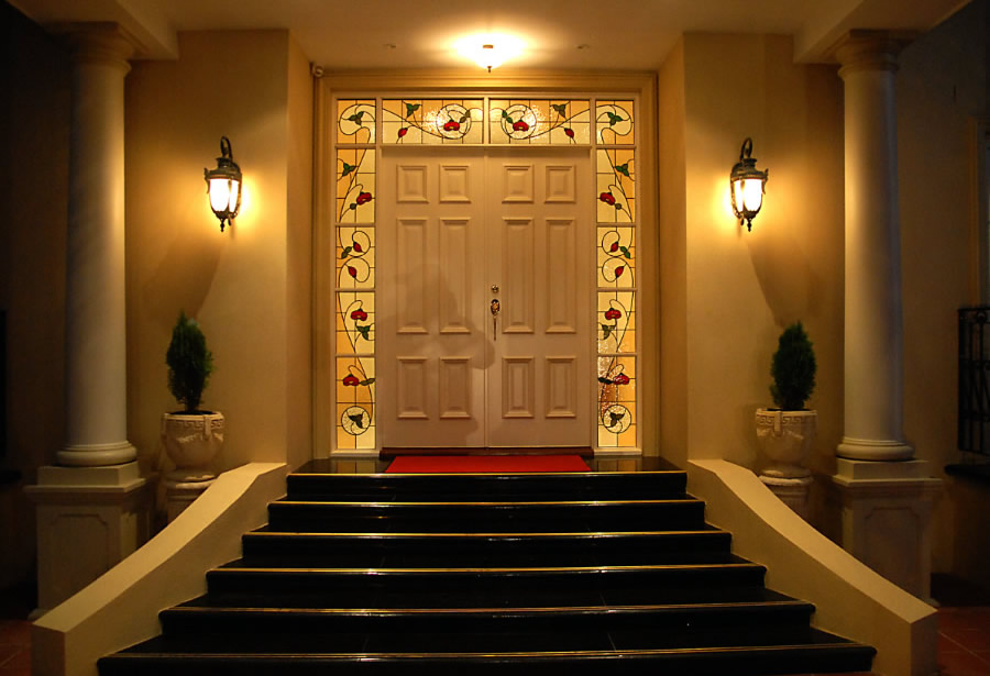 Luxuary Home Entrance